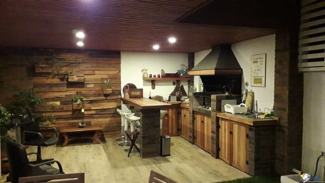 Quincho Familiar Moderno — Peñalolén, Chile